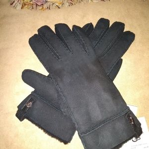 UGG Tenney Shearling Gloves NWT